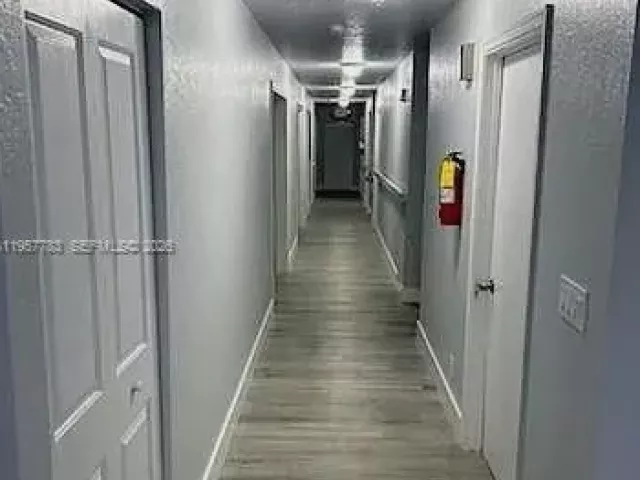 Дом в аренду по адресу 2953 NW 10th Ct Main - фото 7324893