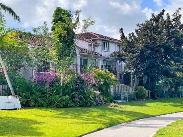 Продажа дома по адресу 10240 SW 154th Cir Ct 103-6 - фото 7439696