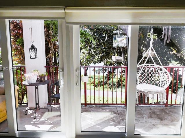 Продажа дома по адресу 10240 SW 154th Cir Ct 103-6 - фото 7439703