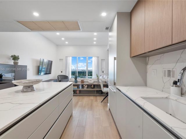 Продажа квартиры #1633 - фото 7331827