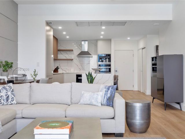 Продажа квартиры #1633 - фото 7331830