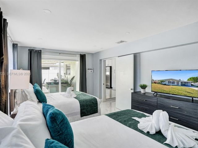 Продажа дома по адресу 477 SE 17th Ter - фото 7327157