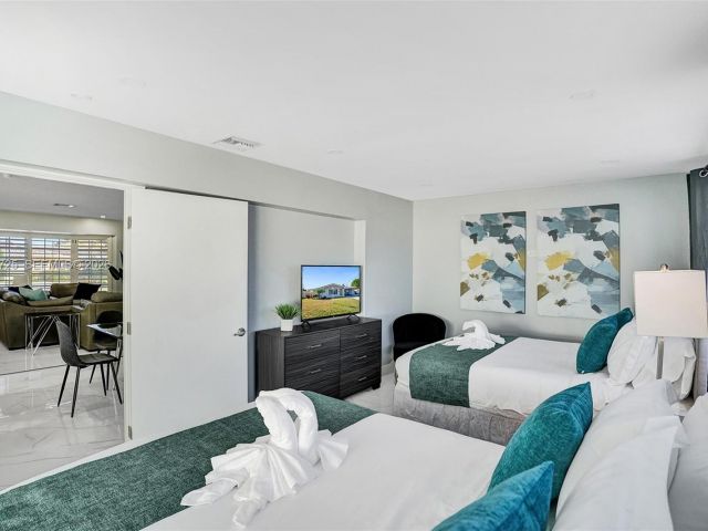 Продажа дома по адресу 477 SE 17th Ter - фото 7327158