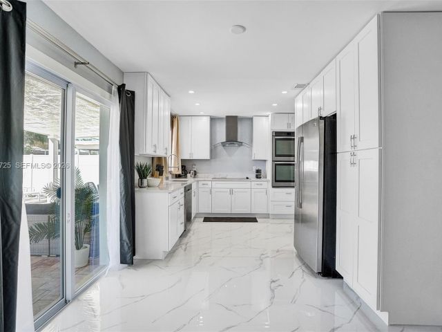 Продажа дома по адресу 477 SE 17th Ter - фото 7327166