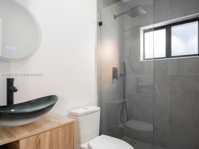 Продажа дома по адресу 15411 NE 10th Ave - фото 7332017