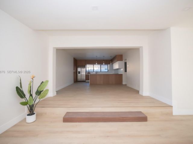 Продажа дома по адресу 15411 NE 10th Ave - фото 7332022