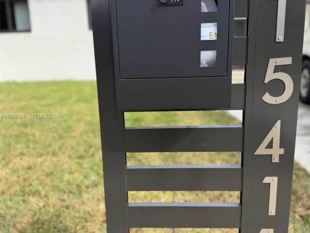 Продажа дома по адресу 15411 NE 10th Ave - фото 7332026