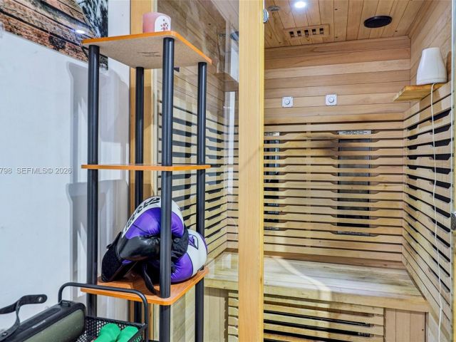 Продажа дома по адресу 2307 Washington St 5 - фото 7327951