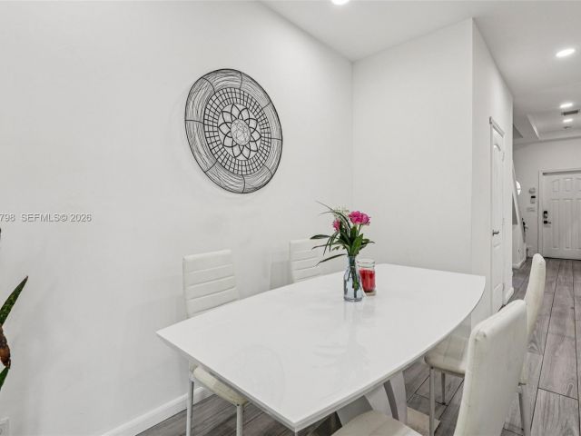 Продажа дома по адресу 2307 Washington St 5 - фото 7327956