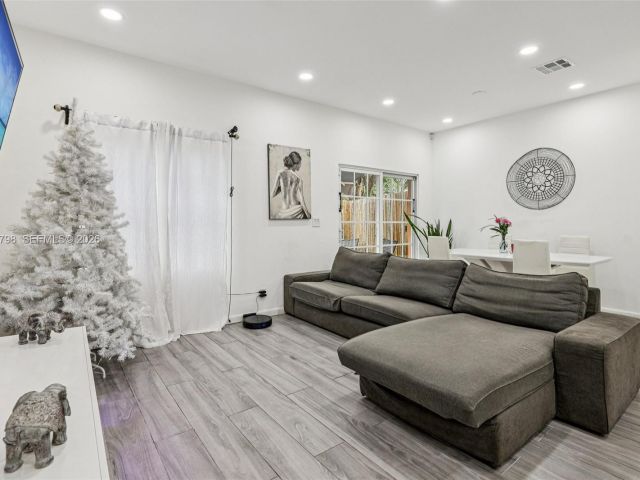 Продажа дома по адресу 2307 Washington St 5 - фото 7327958