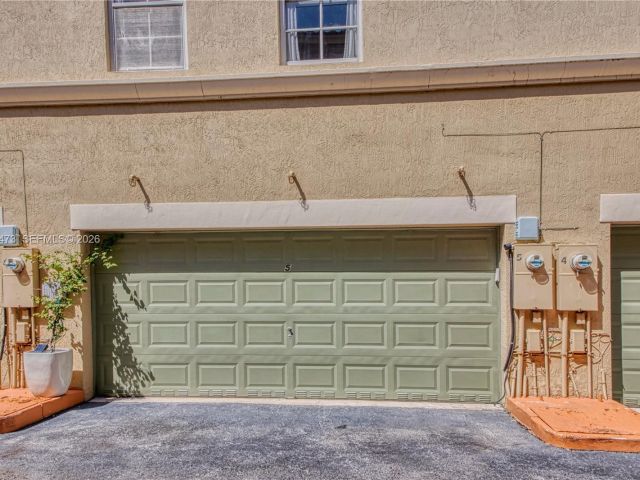 Дом в аренду по адресу 2067 S Ocean Dr TH5 - фото 7329086