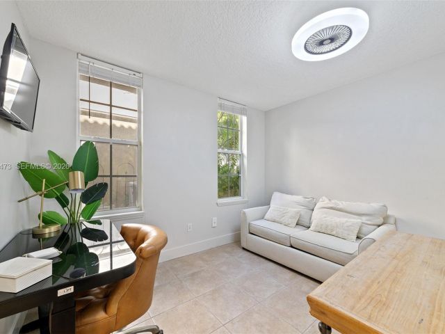 Дом в аренду по адресу 2067 S Ocean Dr TH5 - фото 7329093