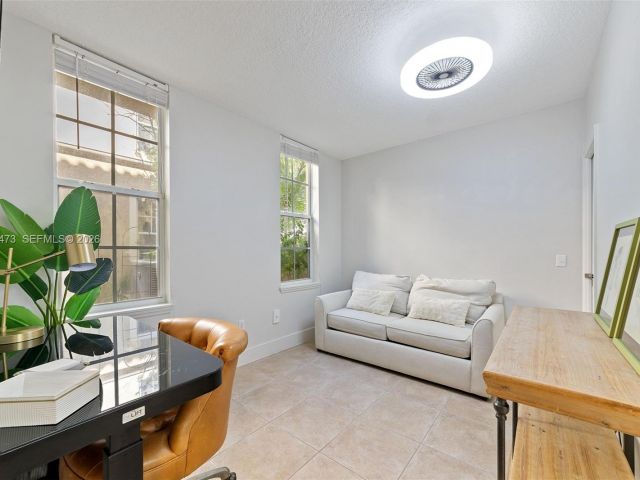 Дом в аренду по адресу 2067 S Ocean Dr TH5 - фото 7329094