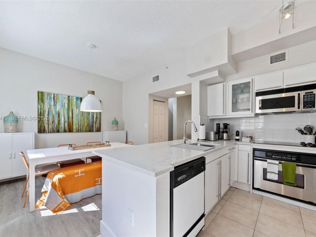 Дом в аренду по адресу 2067 S Ocean Dr TH5 - фото 7329103