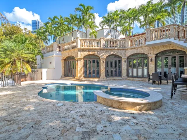 Продажа дома по адресу 1710 S Miami Ave - фото 7329465