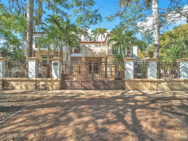 Продажа дома по адресу 1710 S Miami Ave - фото 7329472