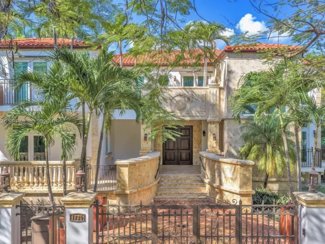 Продажа дома по адресу 1710 S Miami Ave - фото 7329473