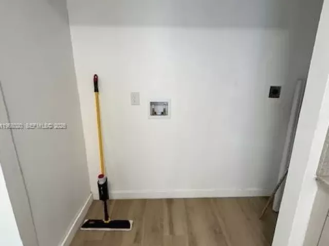 Продажа дома по адресу 3840 NE 12th Ave - фото 7328647