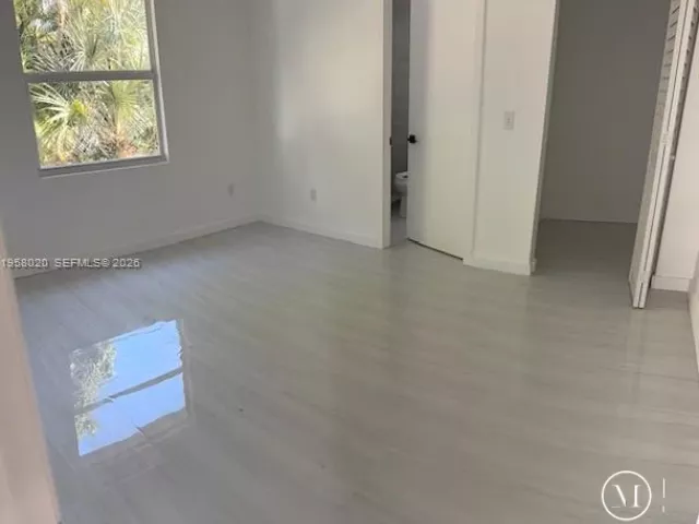 Продажа дома по адресу 3840 NE 12th Ave - фото 7328650