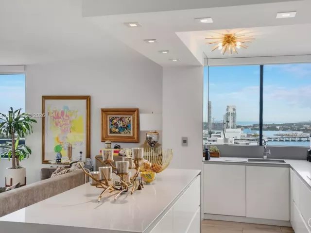 Продажа квартиры #2414 - фото 7343596