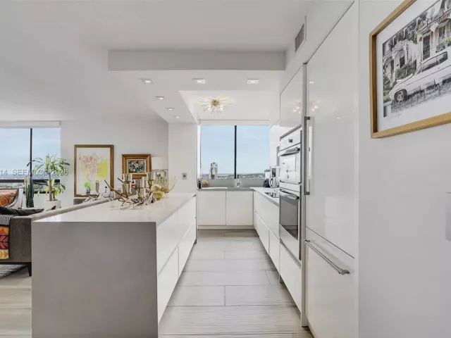 Продажа квартиры #2414 - фото 7343599