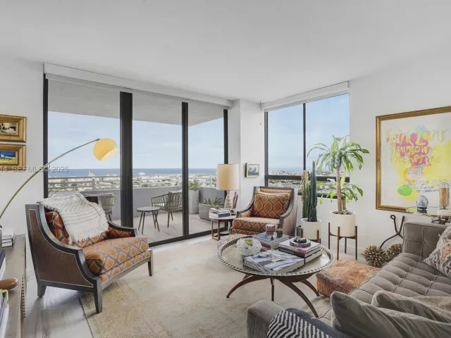 Продажа квартиры #2414 - фото 7343600