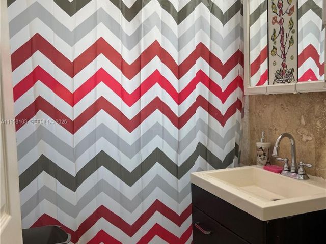 Продажа дома по адресу 1023 N 25th Ave - фото 7462725