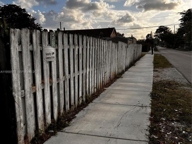 Продажа дома по адресу 1023 N 25th Ave - фото 7462736