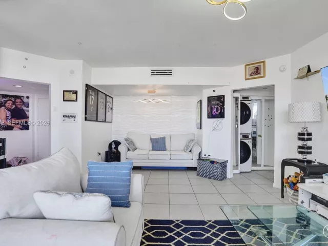 Продажа квартиры #1811 - фото 7332099