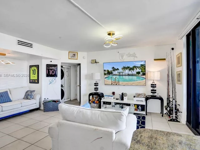 Продажа квартиры #1811 - фото 7332105