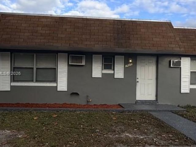 Дом в аренду по адресу 19377 NW 29th Ave - фото 7439635