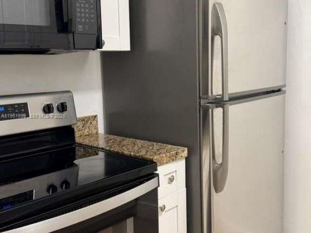 Дом в аренду по адресу 19377 NW 29th Ave - фото 7439636