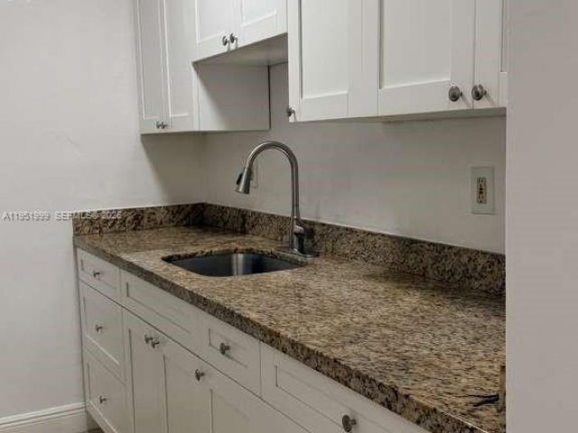 Дом в аренду по адресу 19377 NW 29th Ave - фото 7439638