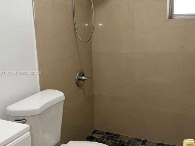 Дом в аренду по адресу 19377 NW 29th Ave - фото 7439643