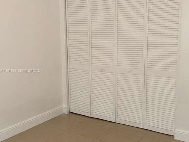 Дом в аренду по адресу 19377 NW 29th Ave - фото 7439648