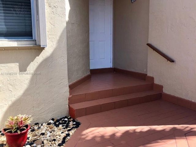 Дом в аренду по адресу 6407 SW 132nd Ct Cir 0 - фото 7464192