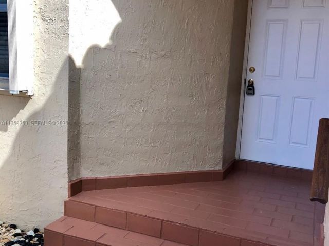 Дом в аренду по адресу 6407 SW 132nd Ct Cir 0 - фото 7464194