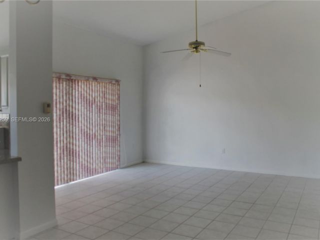 Дом в аренду по адресу 6407 SW 132nd Ct Cir 0 - фото 7464196