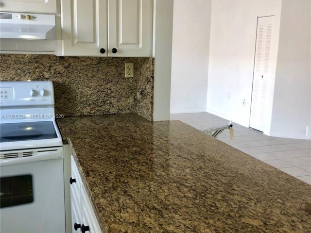 Дом в аренду по адресу 6407 SW 132nd Ct Cir 0 - фото 7464202