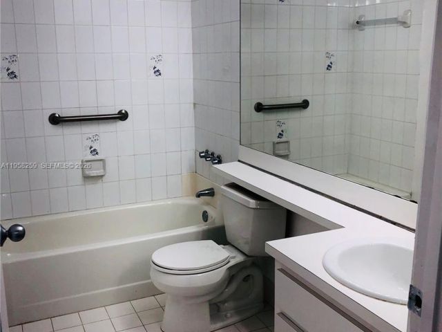 Дом в аренду по адресу 6407 SW 132nd Ct Cir 0 - фото 7464205