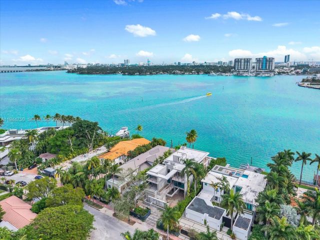 Продажа дома по адресу 333 E Rivo Alto Dr - фото 7410107