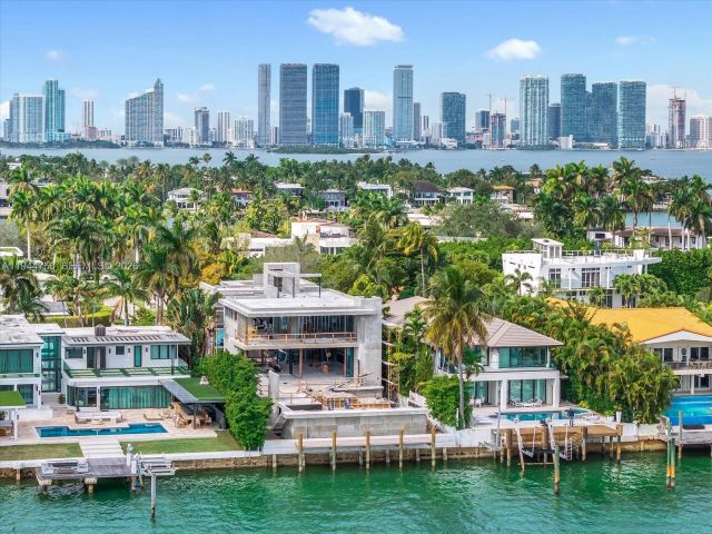 Продажа дома по адресу 333 E Rivo Alto Dr - фото 7410110