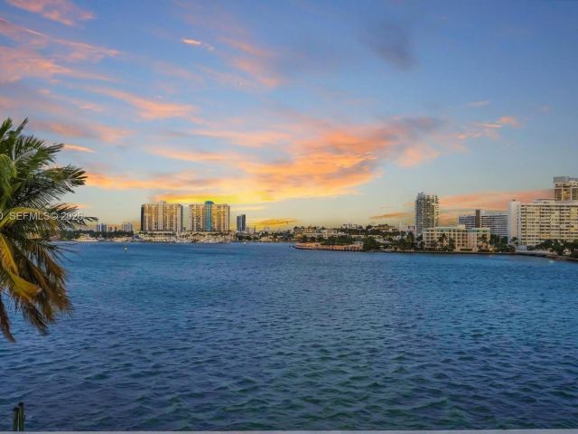 Продажа дома по адресу 333 E Rivo Alto Dr - фото 7410120