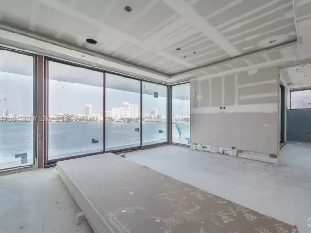 Продажа дома по адресу 333 E Rivo Alto Dr - фото 8894280