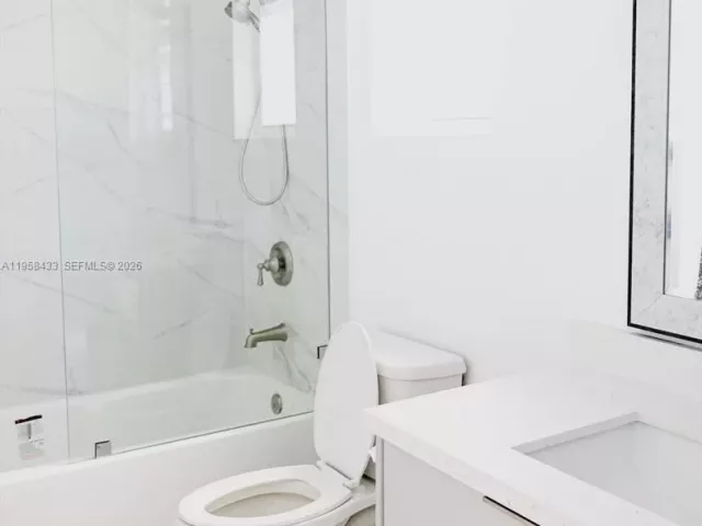 Дом в аренду по адресу 1221 NW 45th St A - фото 7331494