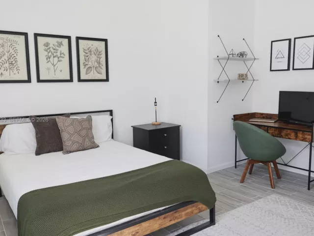 Дом в аренду по адресу 1221 NW 45th St A - фото 7331495