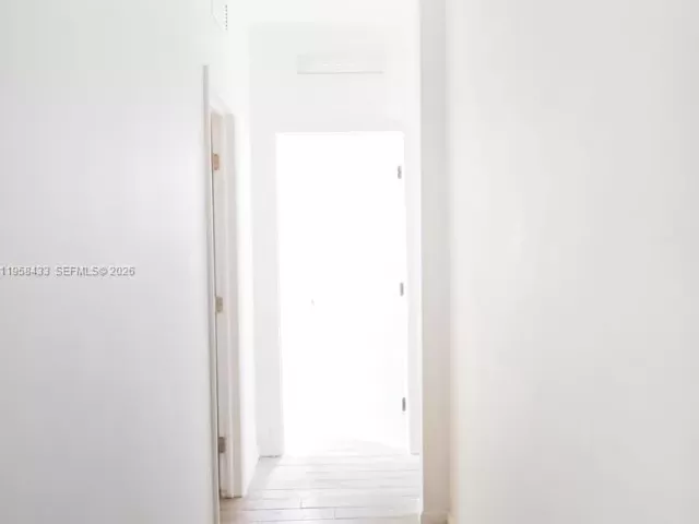 Дом в аренду по адресу 1221 NW 45th St A - фото 7331480