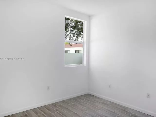 Дом в аренду по адресу 1221 NW 45th St A - фото 7331483