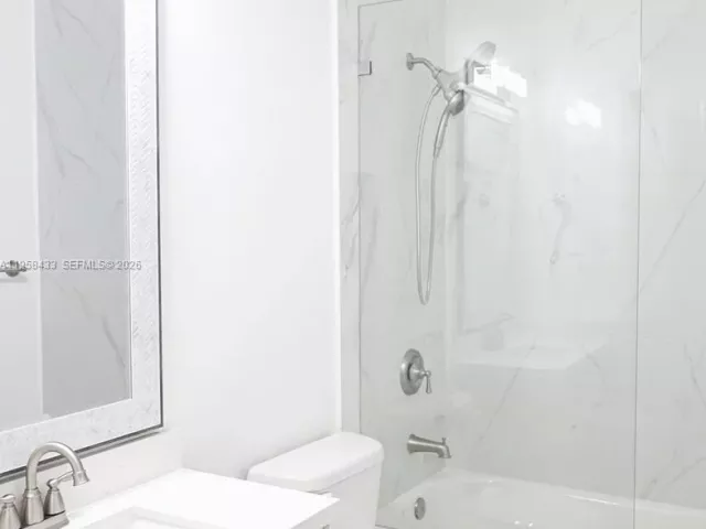 Дом в аренду по адресу 1221 NW 45th St A - фото 7331486