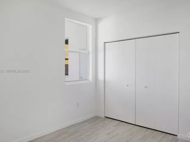 Дом в аренду по адресу 1221 NW 45th St A - фото 7331471